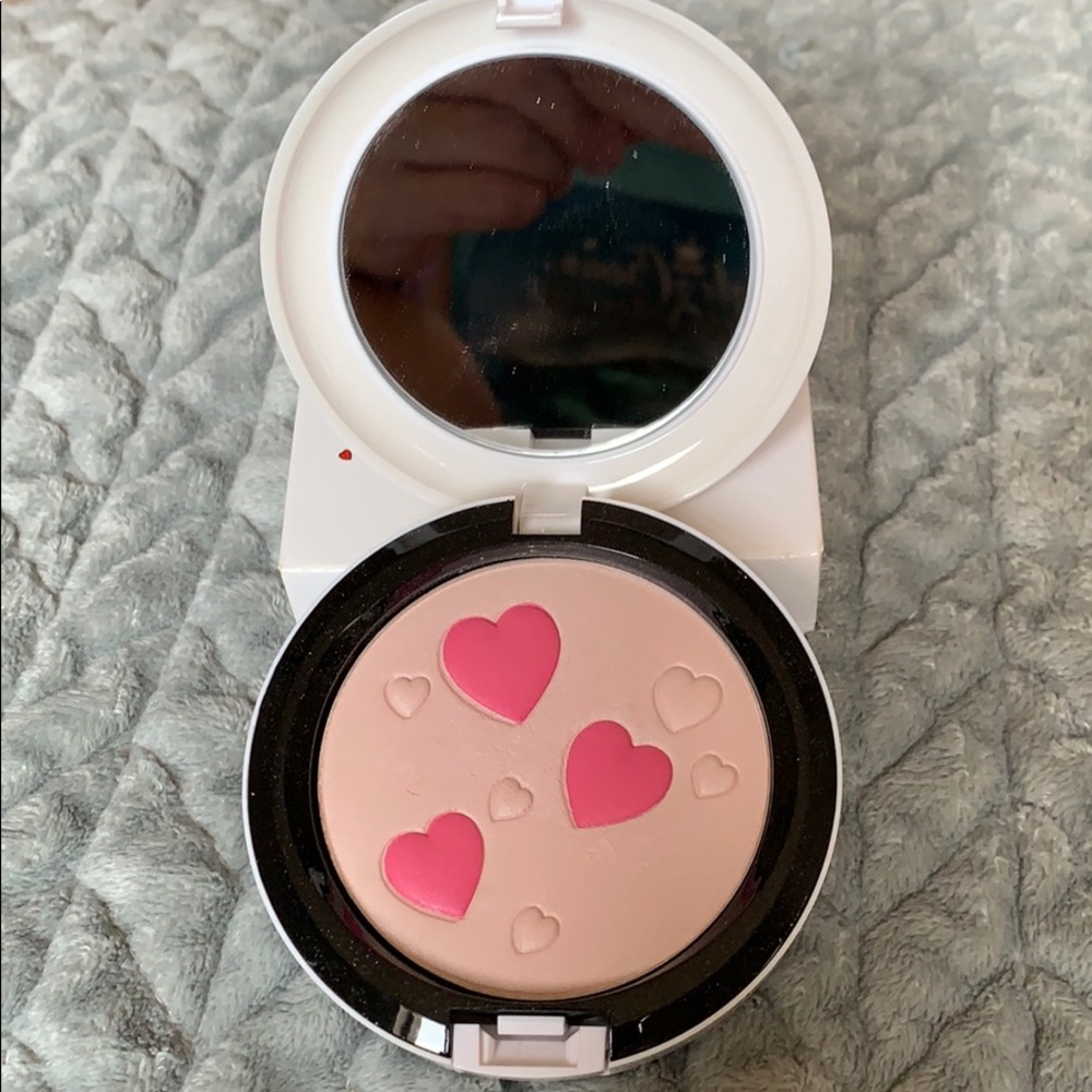 MAC Veronica’s Blush highlight